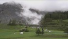 El desprendimiento de rocas de una montaña genera una comunidad suiza