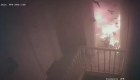 Mira el momento en que un scooter eléctrico se incendia dentro de una casa