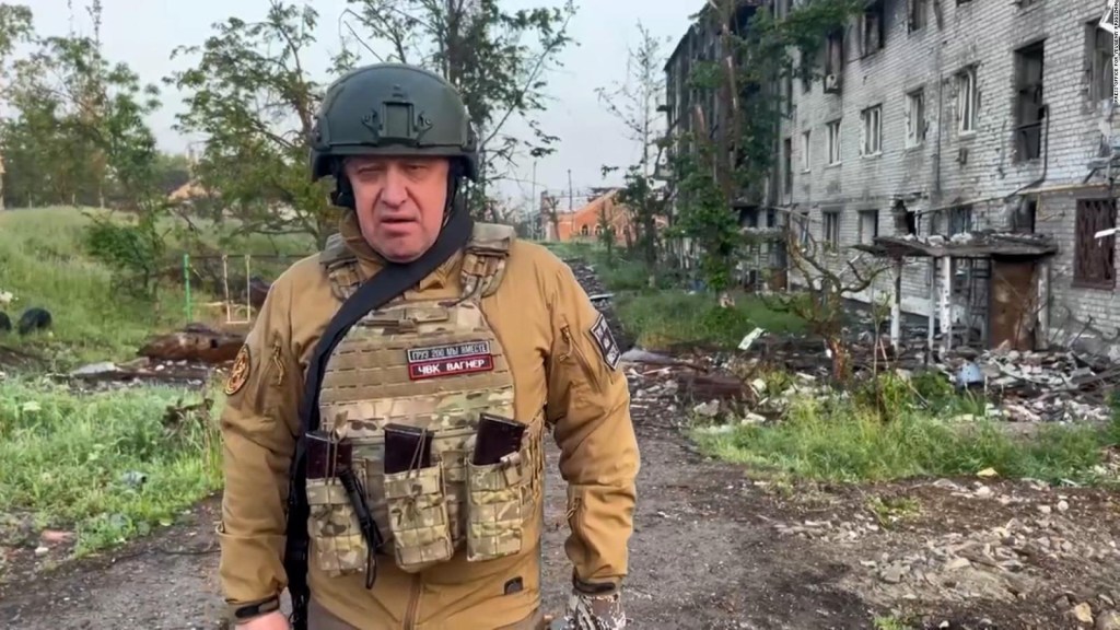Un grupo militar ruso llamado Wagner dice que se retira de Bakhmut