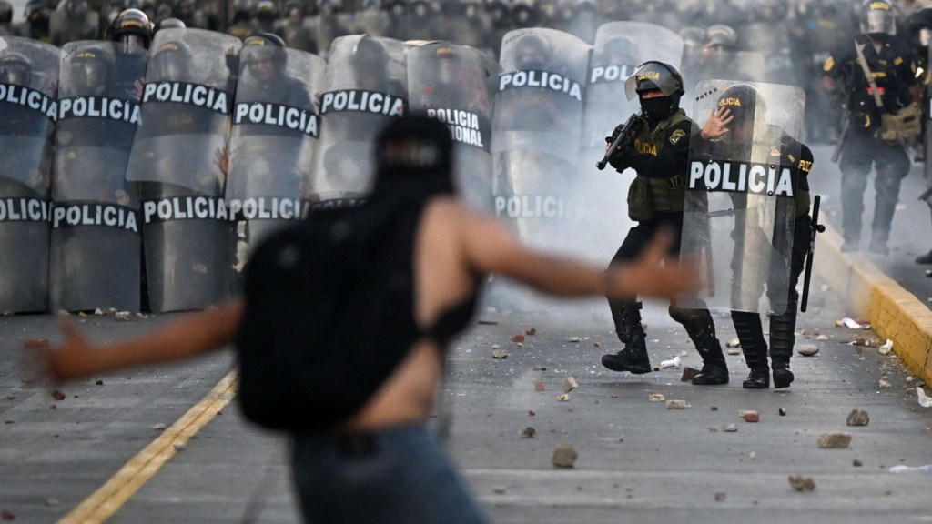 AI: Fuerzas Armadas de Perú tenían lógica de atacar a un enemigo en protestas