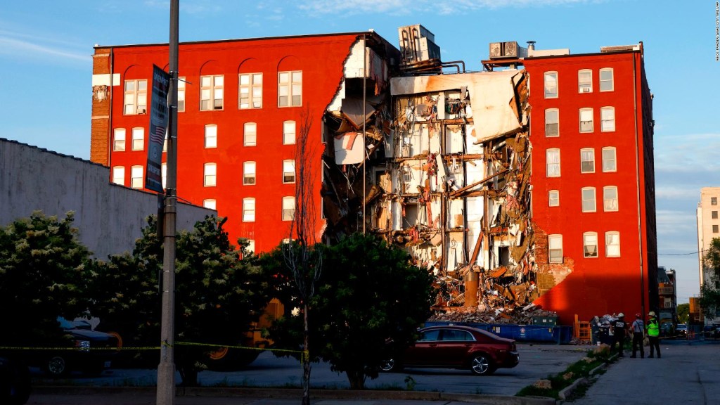 Informes de propietarios que tienen pedidos para actualizar el edificio derrumbado en Davenport