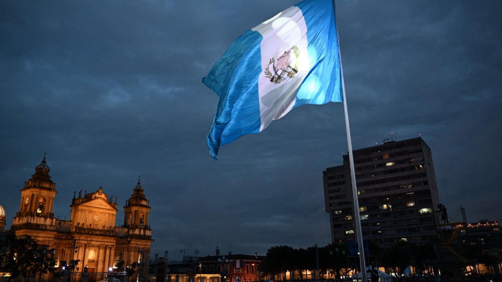 Bernardo Arévalo explica las propuestas de la campaña anticorrupción para Guatemala