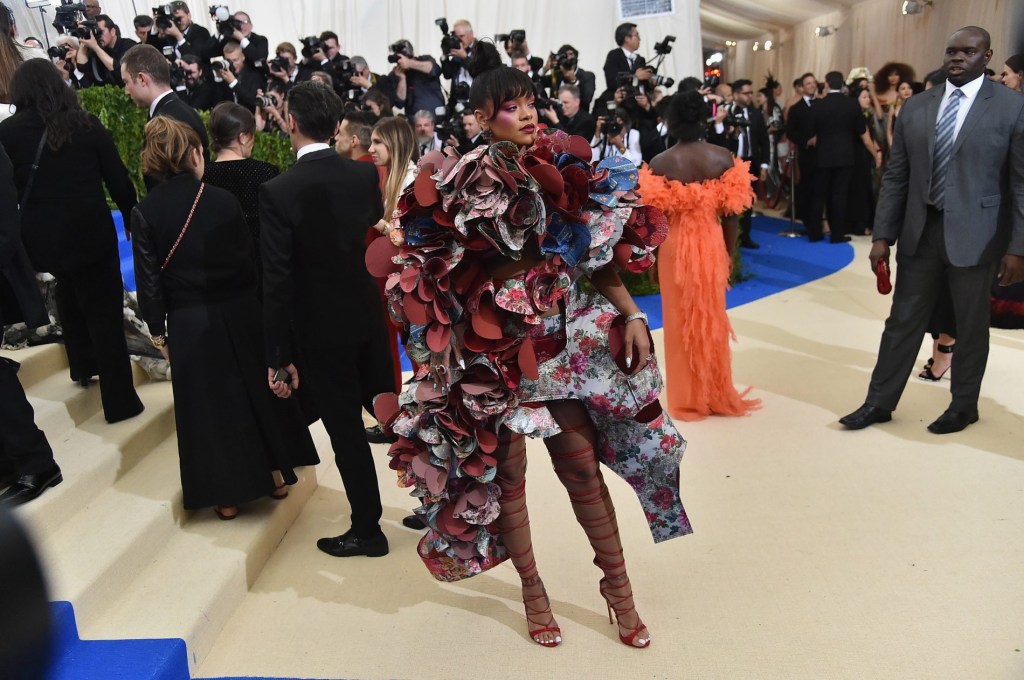 Rihanna en la Met Gala 2017. (Crédito: Mike Coppola/Getty Images para People.com)