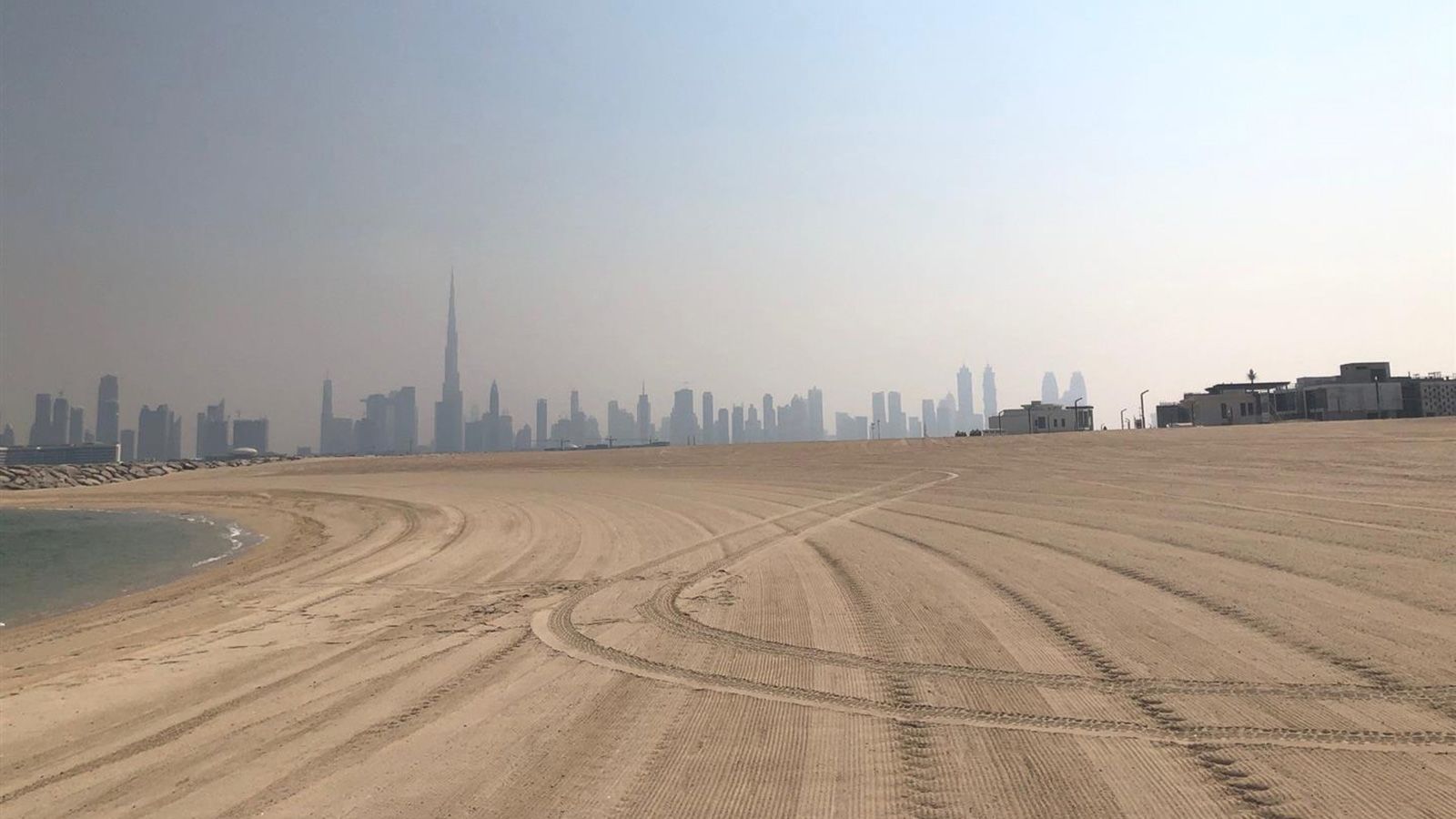 Perché un’area sabbiosa vuota a Dubai è stata venduta per la cifra record di 34 milioni di dollari