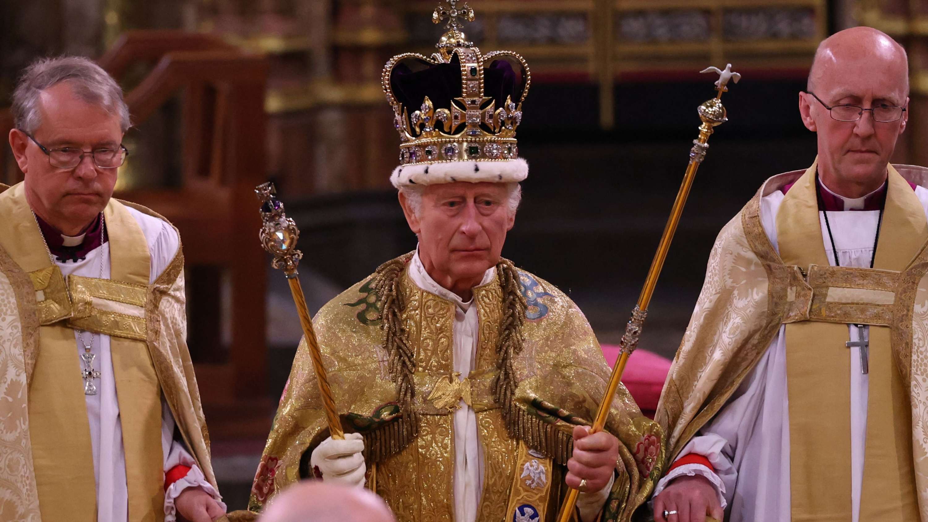 Penobatan Raja Charles III dari Inggris sangat lugas dan lugas