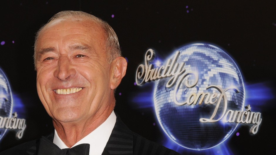 El exjuez de "Dancing With the Stars" Len Goodman murió el sábado 22 de abril a los 78 años. El experto inglés en baile falleció en un hospital en Kent, al sur de Inglaterra, tras una batalla contra el cáncer de huesos. (Crédito: Stuart Wilson/Getty Images)