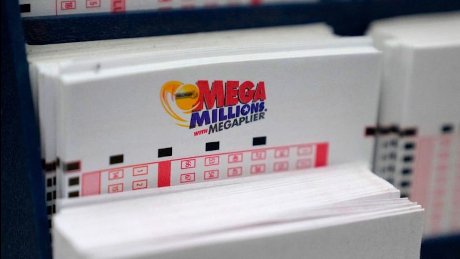 A father and his son will go to prison for a $ 20 million lottery fraud