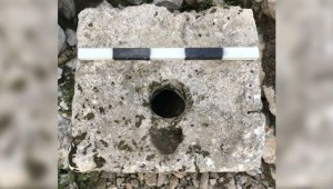 En la Ciudad Vieja de Jerusalén se excavó un inodoro de piedra de 2.500 años de antigüedad en lo que se conocía como la Casa de Ahiel, hogar de una familia de clase alta. (Crédito: F. Vukosavović)