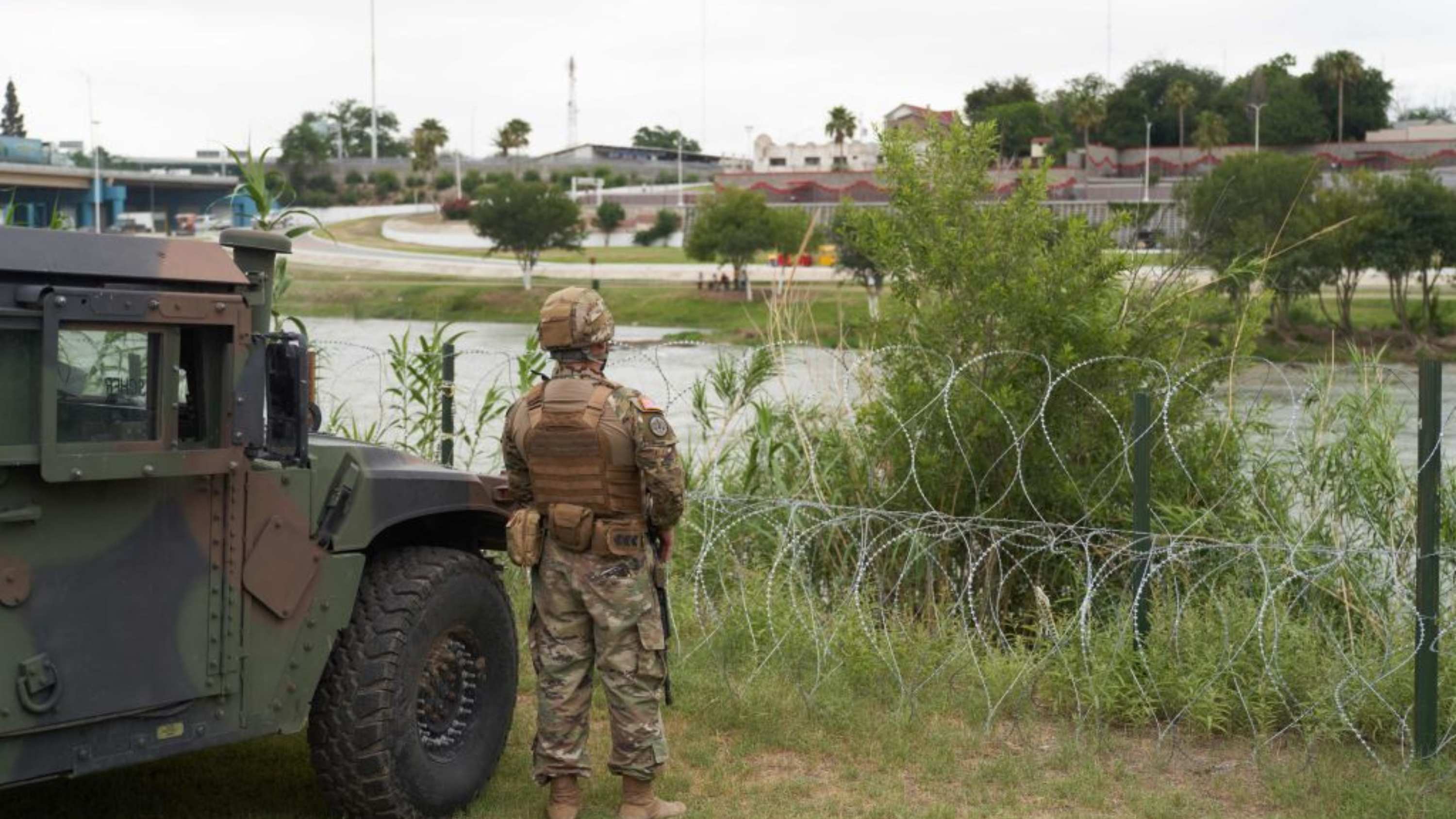 Inmigración basura: Detienen a Colombiano vendiendo arma de fogueo  modificada para balas 9mm