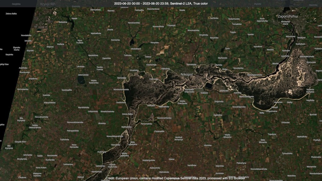 La misma zona se ve en esta foto de satélite tomada el 20 de junio. (Crédito: Sentinel-2 de Copernicus)