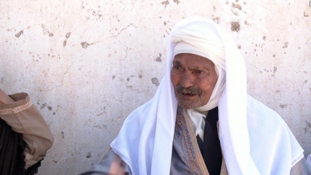 Conoce al hombre más viejo de Túnez, tiene 119 años