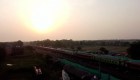Trenes circulan juntos con grave avería en India