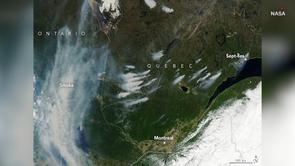 The sky in Canadian cities turns red due to fires