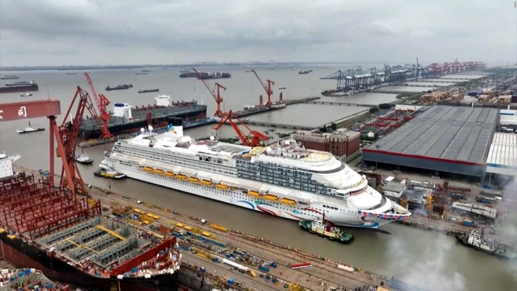 Mira el primer gran crucero chino que botan en Shanghái