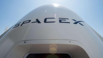 Nave de carga de SpaceX llevó paneles solares e insumos al espacio