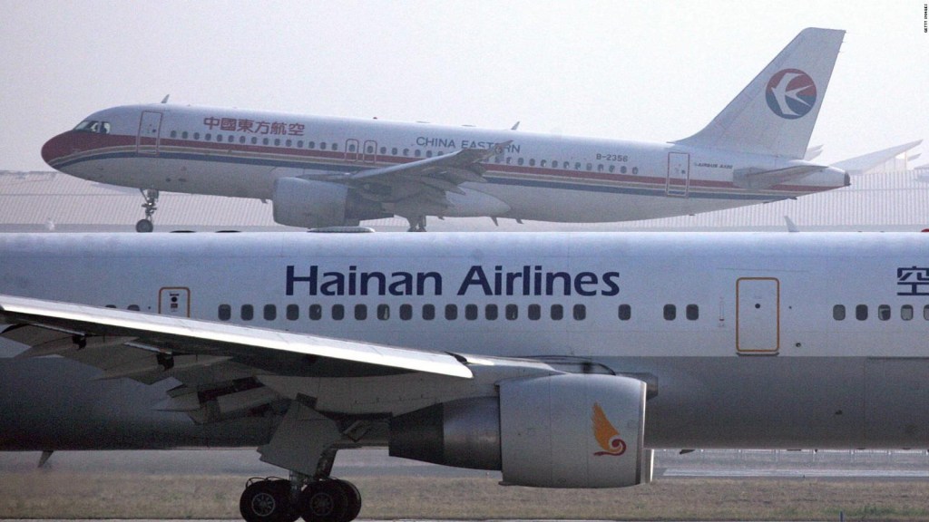 Hainan Airlines establece límites de peso para los auxiliares de vuelo