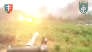 Video muestra a soldados ucranianosdisparando contra los rusos