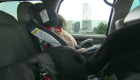 Llega el calor y expertos recuerdan nunca dejar a tu hijo solo en el auto