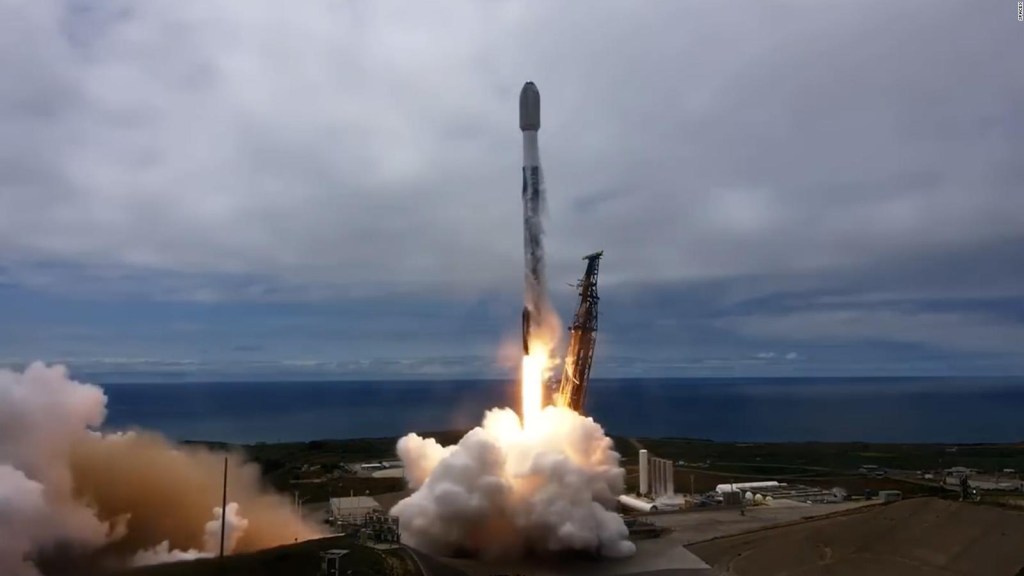 Watch the launch of a Latin satellite into the atmosphere