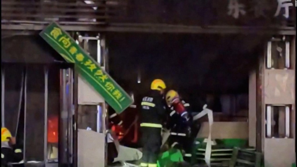 Al menos 31 muertos en la explosión de un restaurante en China