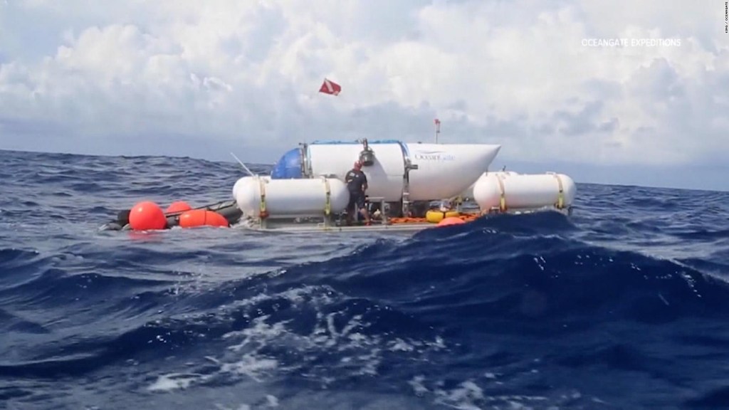 How will the recovery of the remains of the Titan submersible be carried out?