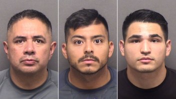 Acusan de homicidio a 3 policías de San Antonio