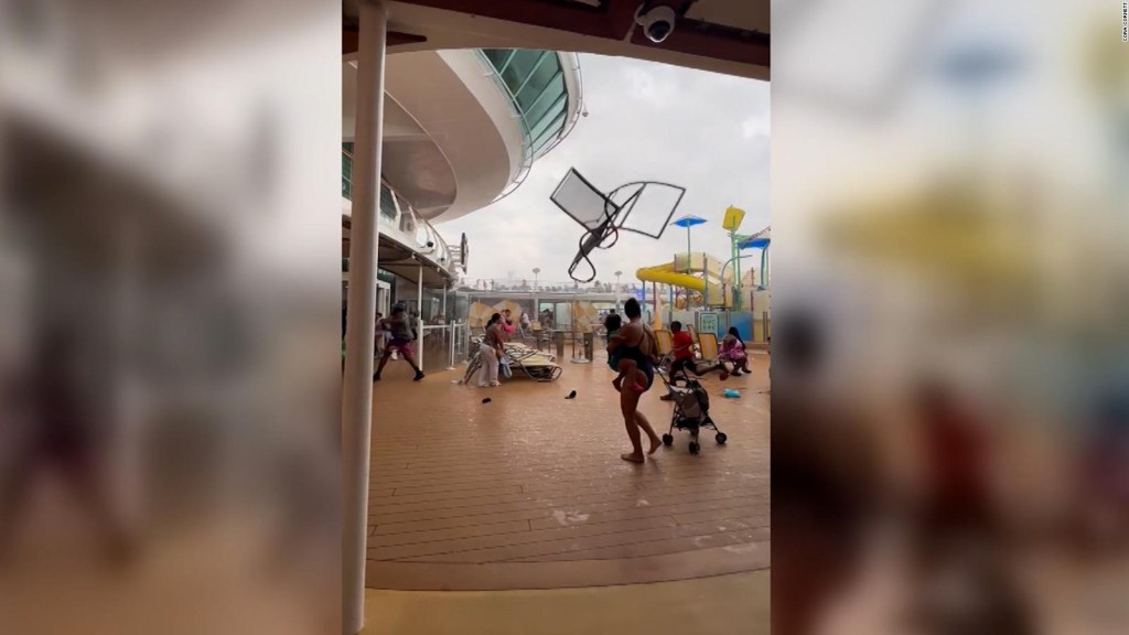 A storm hits a cruise ship in Florida