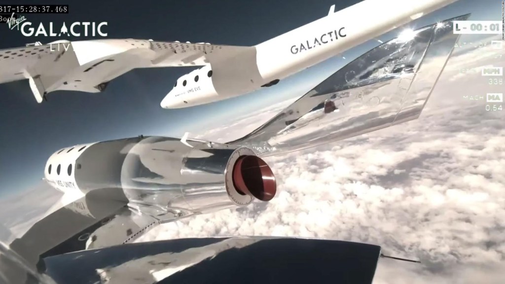 Virgin Galactic lanza los primeros clientes de pago en el borde del espacio