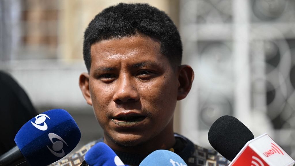 Manuel Ranoque, el padre de los menores de los niños colombianos que aparecieron vivos tras 40 días perdidos en la selva. (Crédito: RAUL ARBOLEDA/AFP via Getty Images)