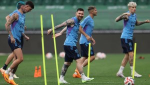 Lionel Messi participa de un entrenamiento en la previa del partido Argentina Vs Australia el 14 de junio de 2023, en Beijing, China. (Crédito: Lintao Zhang/Getty Images)