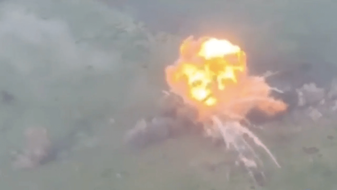 Un video de dron muestra una enorme explosión. (Foto: Romanov_92/Telegram)
