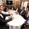 Jefes de Estado y de Gobierno africanos, incluido el presidente de Sudáfrica, Cyril Ramaphosa. El grupo participa en la Misión de Paz de los Líderes Africanos, y en la imagen celebra una consulta mientras se dirigían en tren de Varsovia hasta Kyiv, el 15 de junio de 2023.