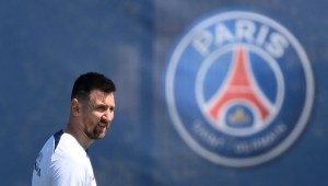 Lionel Messi en entrenamiento con el PSG el 1 de junio de 2023, dos días antes del partido de fútbol de la Ligue 1 contra el Clermont. (Foto: FRANCK FIFE/AFP vía Getty Images)