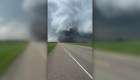 Mira el aterrador momento del paso de un tornado en Canadá