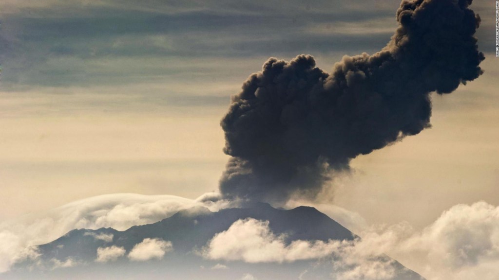How dangerous is the Ubinas volcano in Peru?