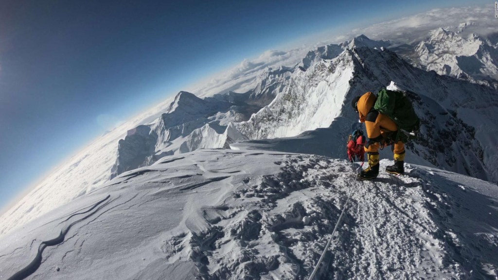 ¿Cuál es la capa de nieve en el Everest?