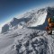 ¿Cuánto mide la capa de nieve en la cima del Everest?