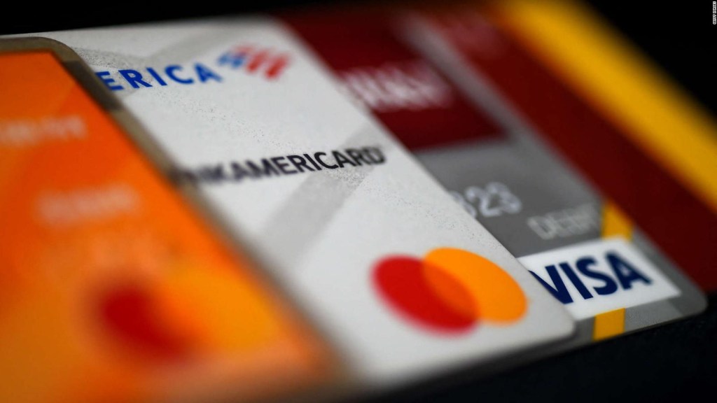Avanza plan para bajar los cargos por atrasos en pagos de tarjetas de credito