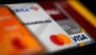 Avanza plan para bajar los cargos por atrasos en pagos de tarjetas de crédito