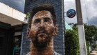 Beckham fue a ver cómo pintan un mural de Messi en Miami