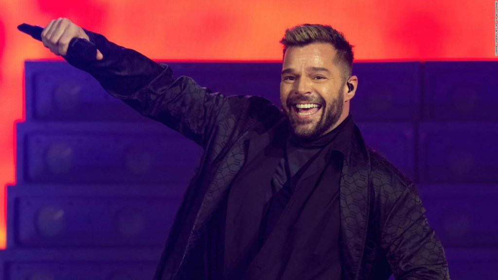 Ricky Martin shares a family moment with his twins