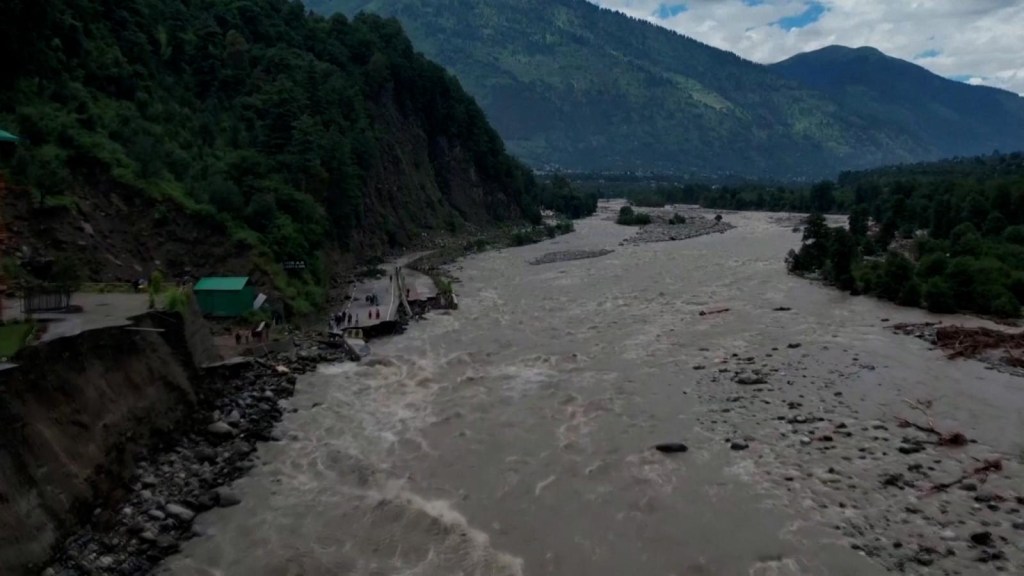 Las imágenes muestran los destrozos causados ​​por las inundaciones en India