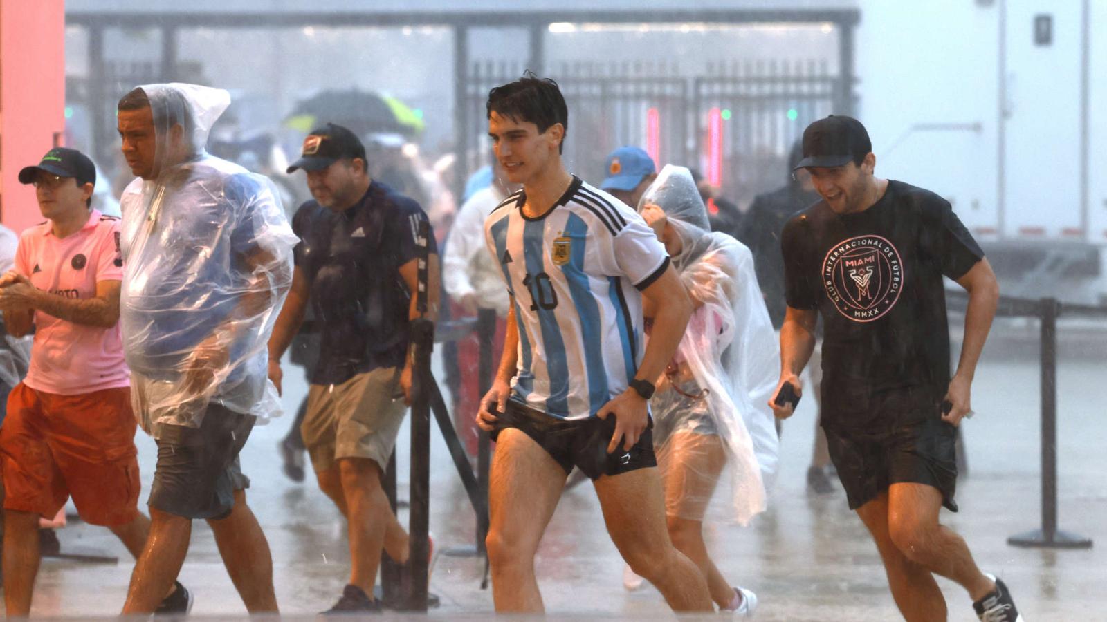 Fiesta de Messi aguada: mira la lluvia que se hizo protagonista en su
presentación con el Inter Miami