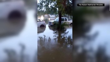 Las fuertes lluvias caídas en Kentucky inundan autos y viviendas