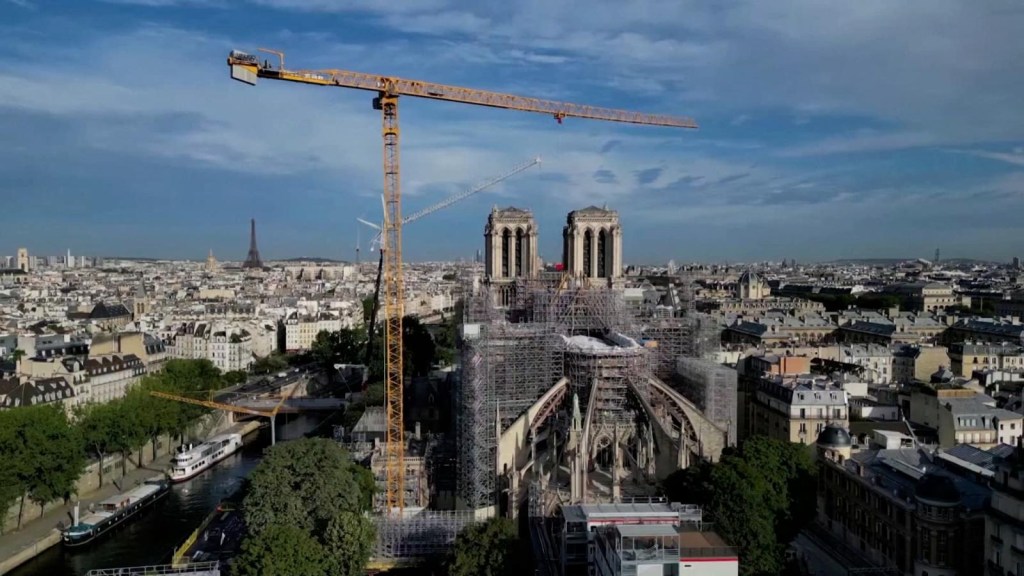 Imágenes de drone registran el avance de las obras de Notre Dame