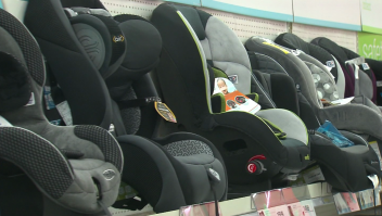 ¿Cómo elegir la silla correcta para el bebé en el auto?