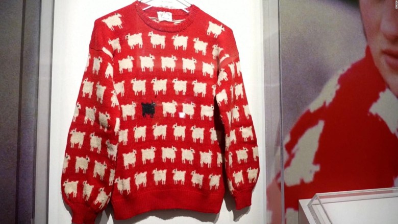 Subastan suéter que usó la princesa Diana por US$ 80.000