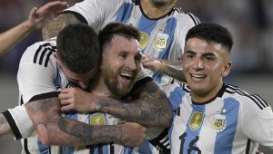 Messi se enfrentará a otro campeón del mundo