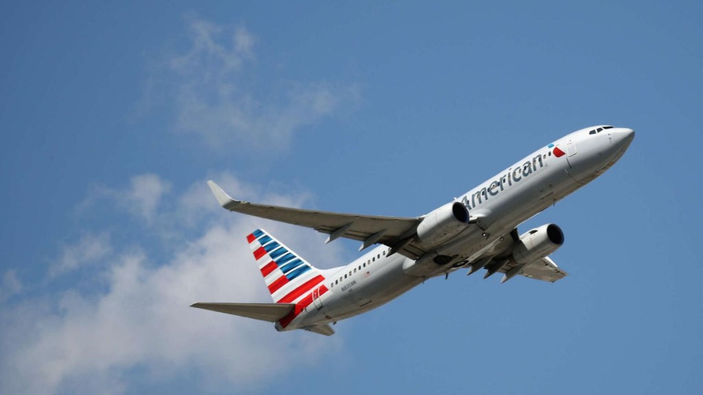 American Airlines ofrece mejores beneficios a los pilotos