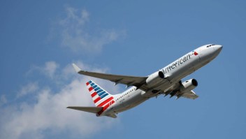 American Airlines ofrece mejores beneficios a los pilotos